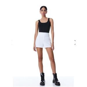 NWOT Women's Alice & Olivia Donald High Waisted Shorts in White-Size 6